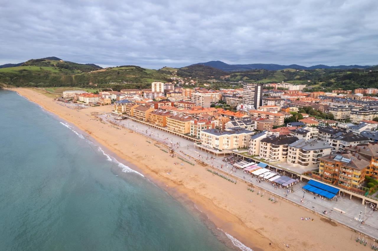 Zarautz Beach With Parking By Aston Rentals Екстериор снимка